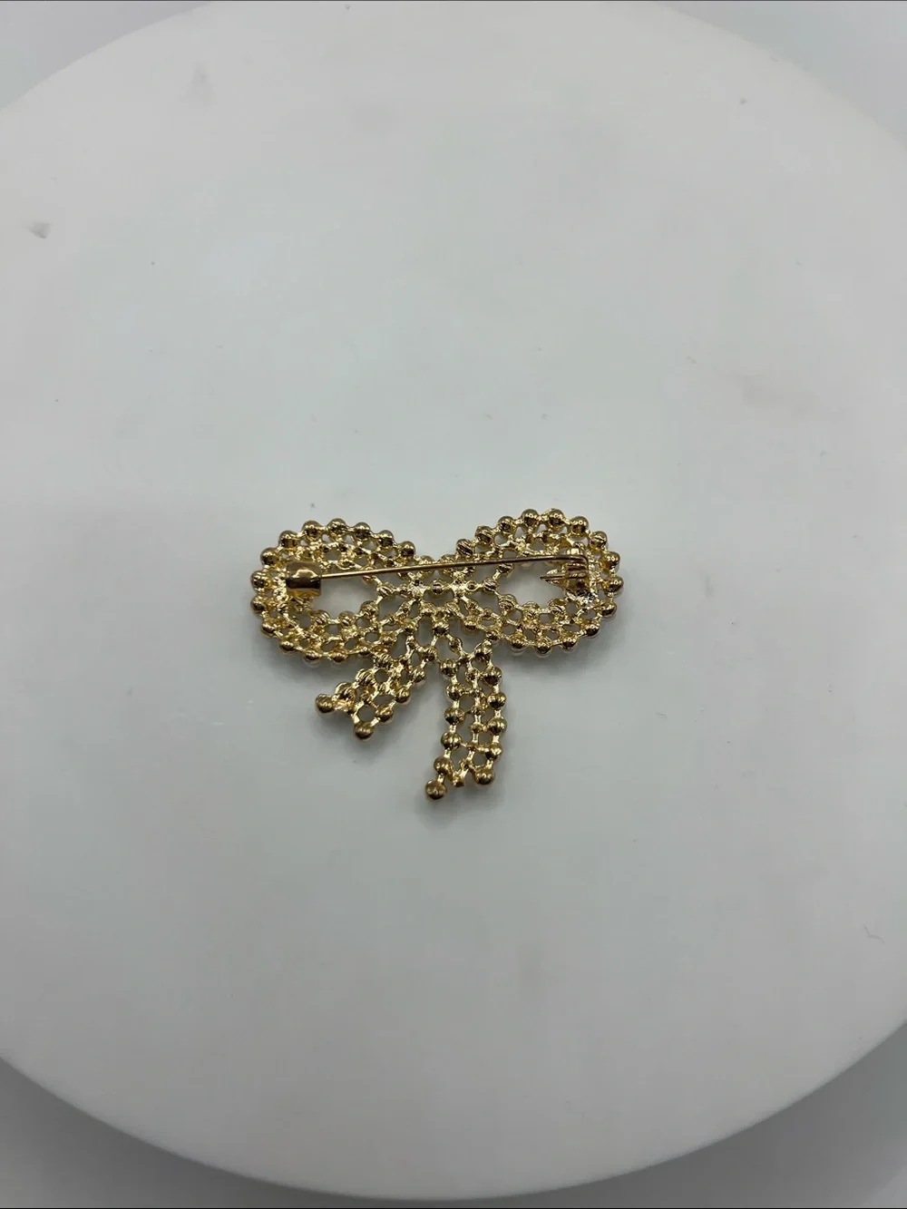 618. Pearl and Teal Bow Brooch
